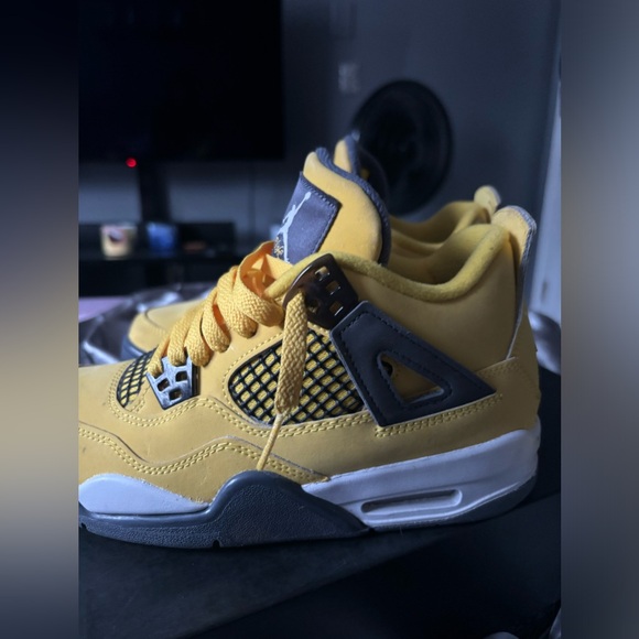 Jordan 4s